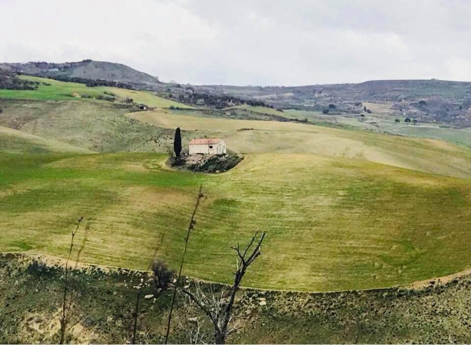 B&B Mantegna Irsina Mt Luaran gambar